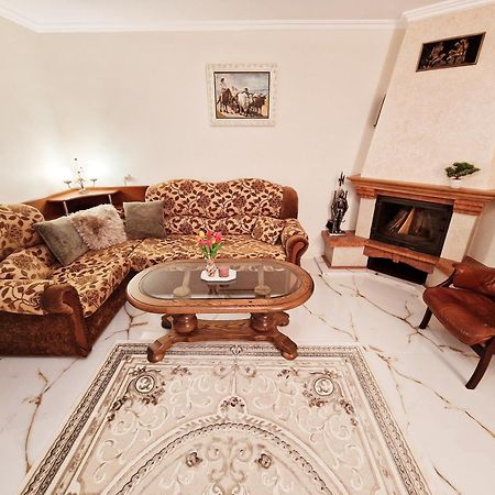 Kiki'S Villa Codru Exteriér fotografie